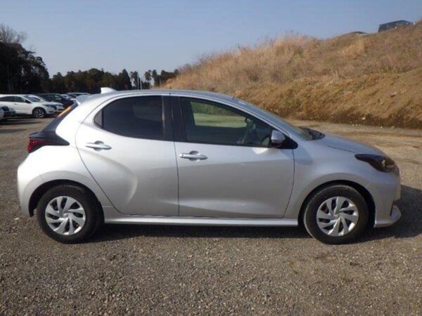 Toyota Yaris - Image 2