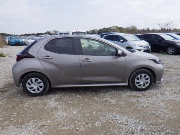 Toyota Yaris - Image 5