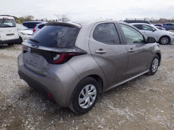 Toyota Yaris - Image 4