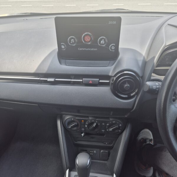 Mazda Demio 2 - Image 8